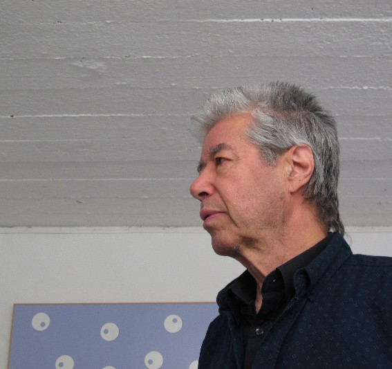 Alfred Eikelenboom in front of PAINTING AS APROJECT,(foto franck gribling)